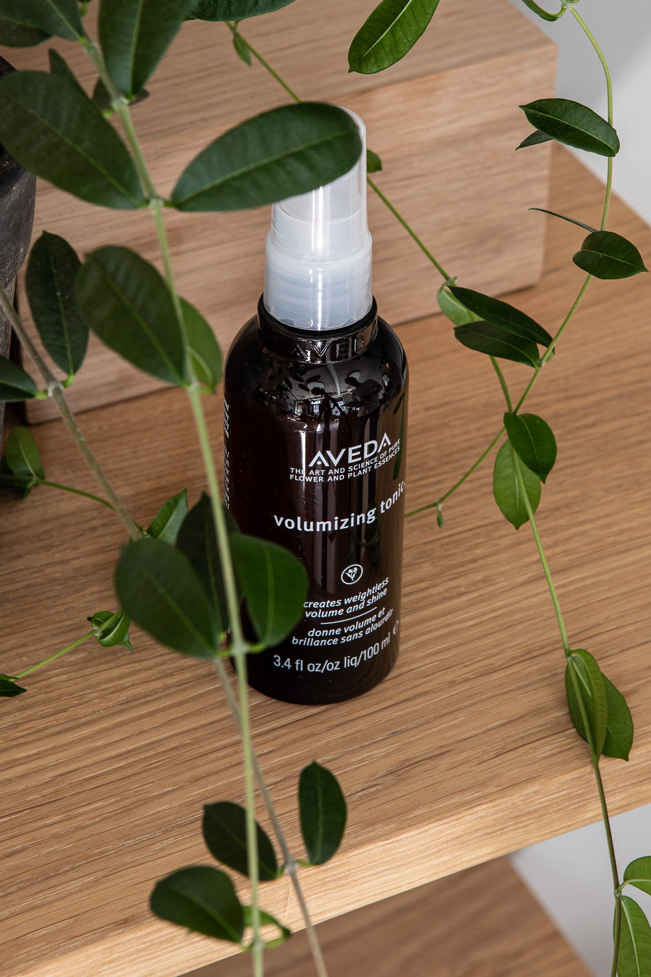 Bruk Volumizing Tonic for tykkere hår